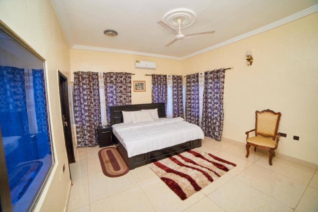Afranasa Inn Tema Exterior foto